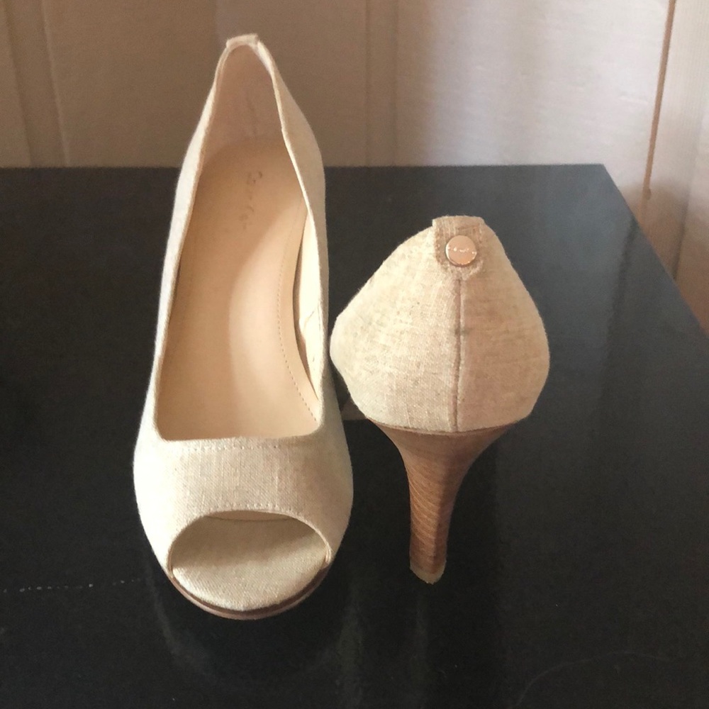 Barely Worn Calvin Klein Tan Canvas Heels Size 9